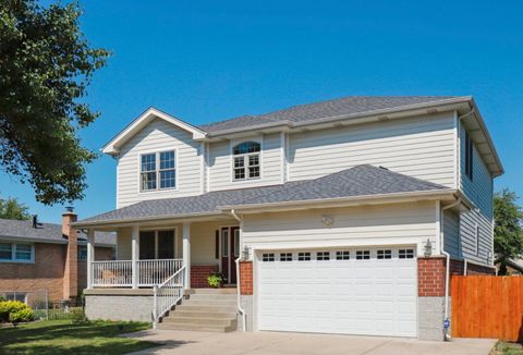 Photo of 10005 Moody Avenue, Oak Lawn, IL 60453 (MLS # 12488958)
