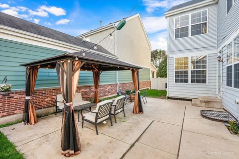 Tiny photo for 279 Garden Drive, Elgin, IL 60124 (MLS # 12527951)