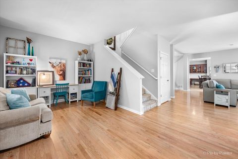 Tiny photo for 279 Garden Drive, Elgin, IL 60124 (MLS # 12527951)