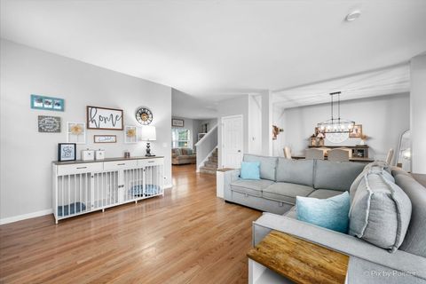 Tiny photo for 279 Garden Drive, Elgin, IL 60124 (MLS # 12527951)