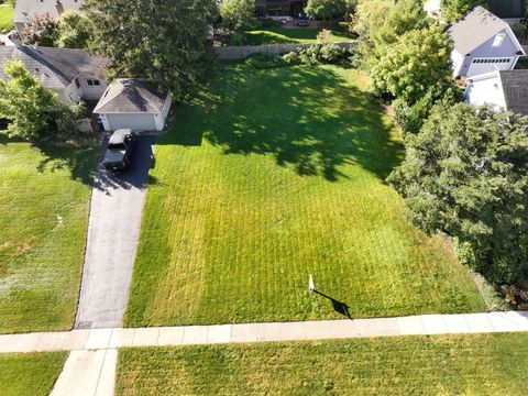 114 W Prairie Avenue Wheaton IL 60187