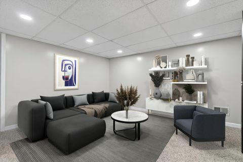 Tiny photo for 203 S See Gwun Avenue, Mount Prospect, IL 60056 (MLS # 12563325)