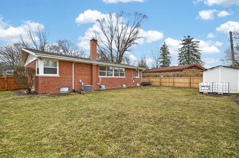 Tiny photo for 203 S See Gwun Avenue, Mount Prospect, IL 60056 (MLS # 12563325)
