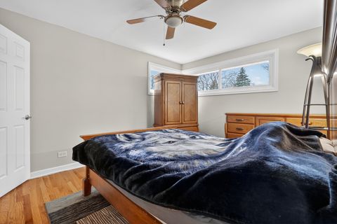 Tiny photo for 203 S See Gwun Avenue, Mount Prospect, IL 60056 (MLS # 12563325)