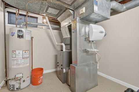 Tiny photo for 203 S See Gwun Avenue, Mount Prospect, IL 60056 (MLS # 12563325)