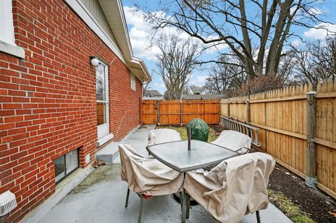 Tiny photo for 203 S See Gwun Avenue, Mount Prospect, IL 60056 (MLS # 12563325)