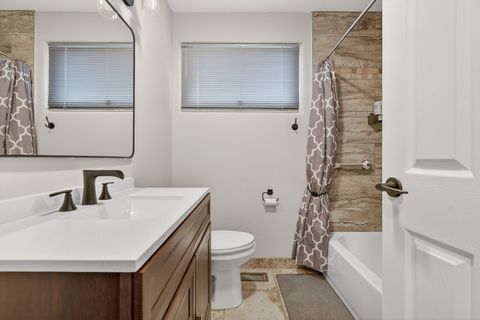 Tiny photo for 203 S See Gwun Avenue, Mount Prospect, IL 60056 (MLS # 12563325)