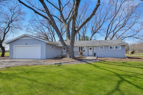 Photo of 10S198 Route 59 Highway, Naperville, IL 60564 (MLS # 12648497)