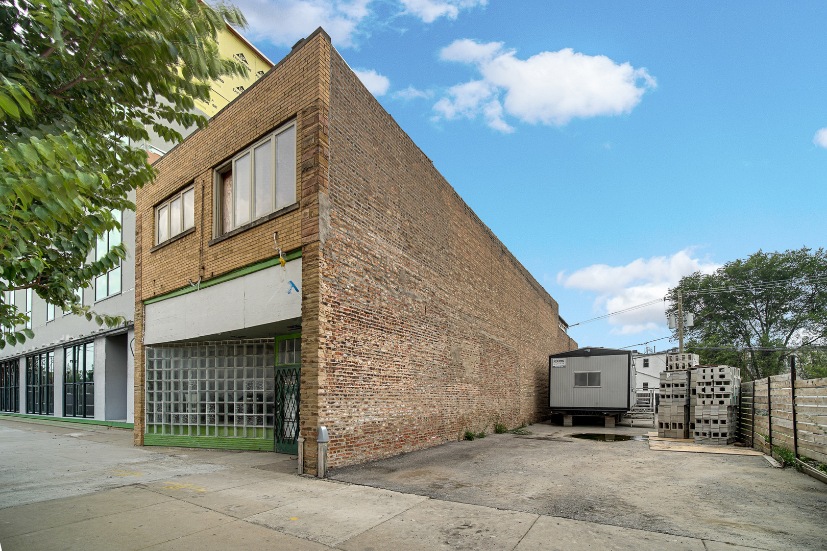4323 W Madison Street