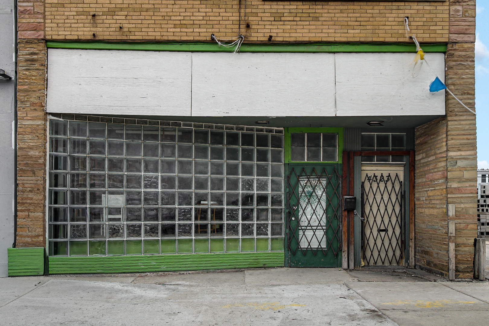 4323 W Madison Street