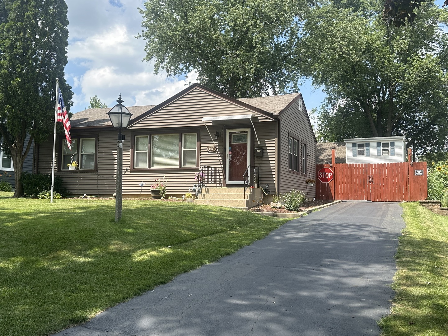 140 W Sunset Avenue