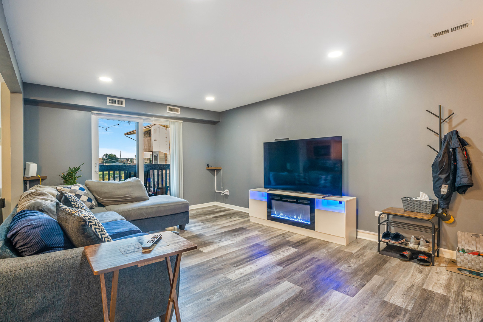 4553 W 56th Street 204