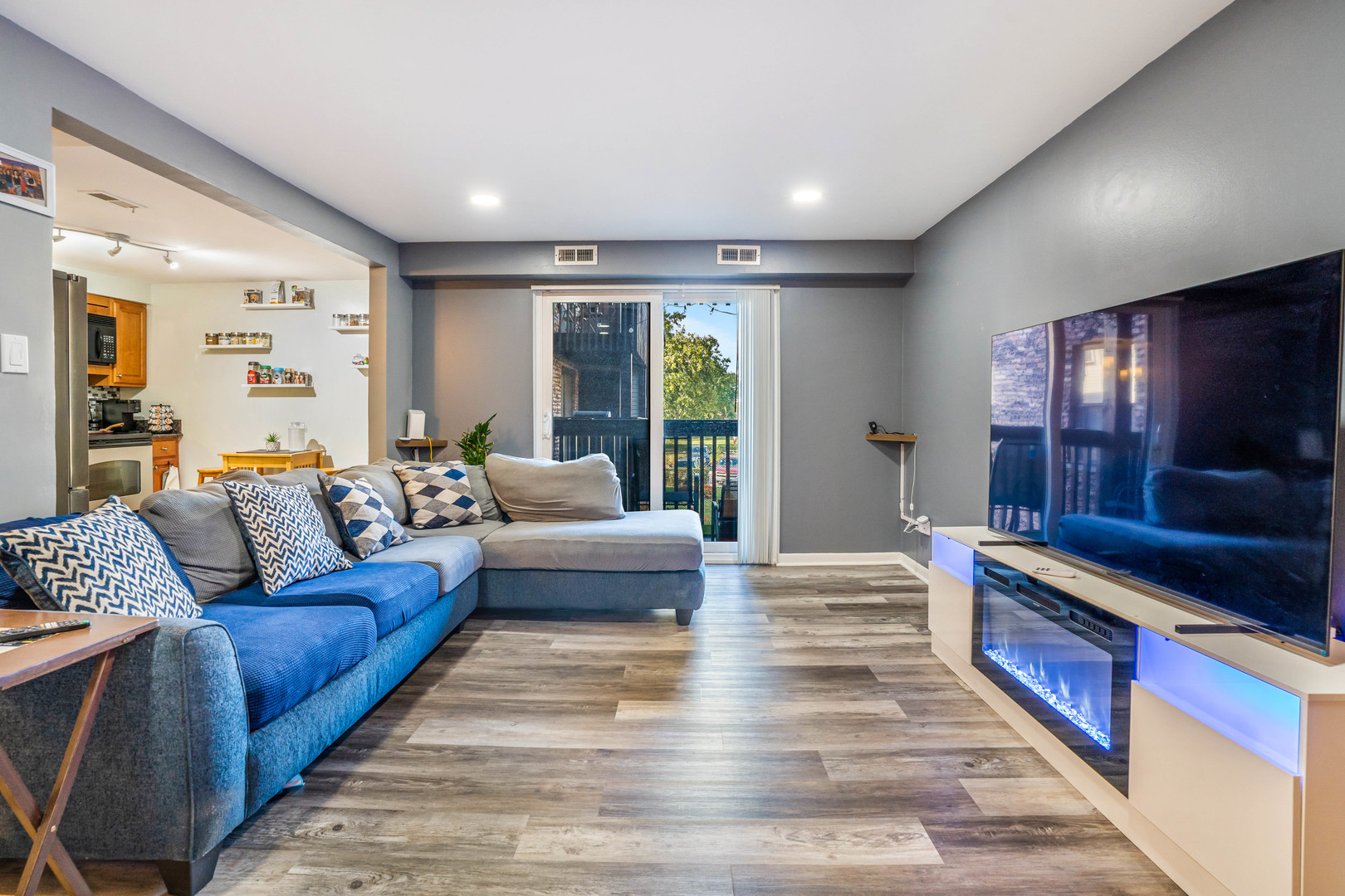 4553 W 56th Street 204