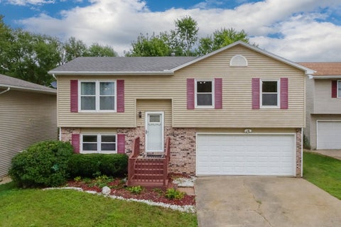 Photo of 4 Moonstone Court, Bloomington, IL 61704 (MLS # 12667053)