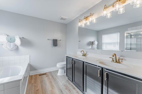 Tiny photo for 408 Fountain Avenue, Elgin, IL 60124 (MLS # 12597108)