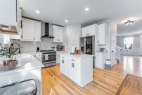 Tiny photo for 408 Fountain Avenue, Elgin, IL 60124 (MLS # 12597108)