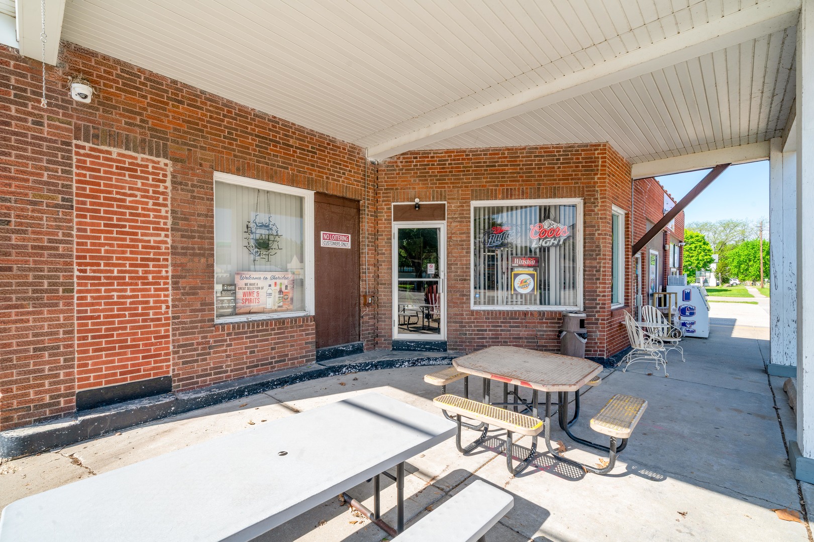 207 W Si Johnson Street