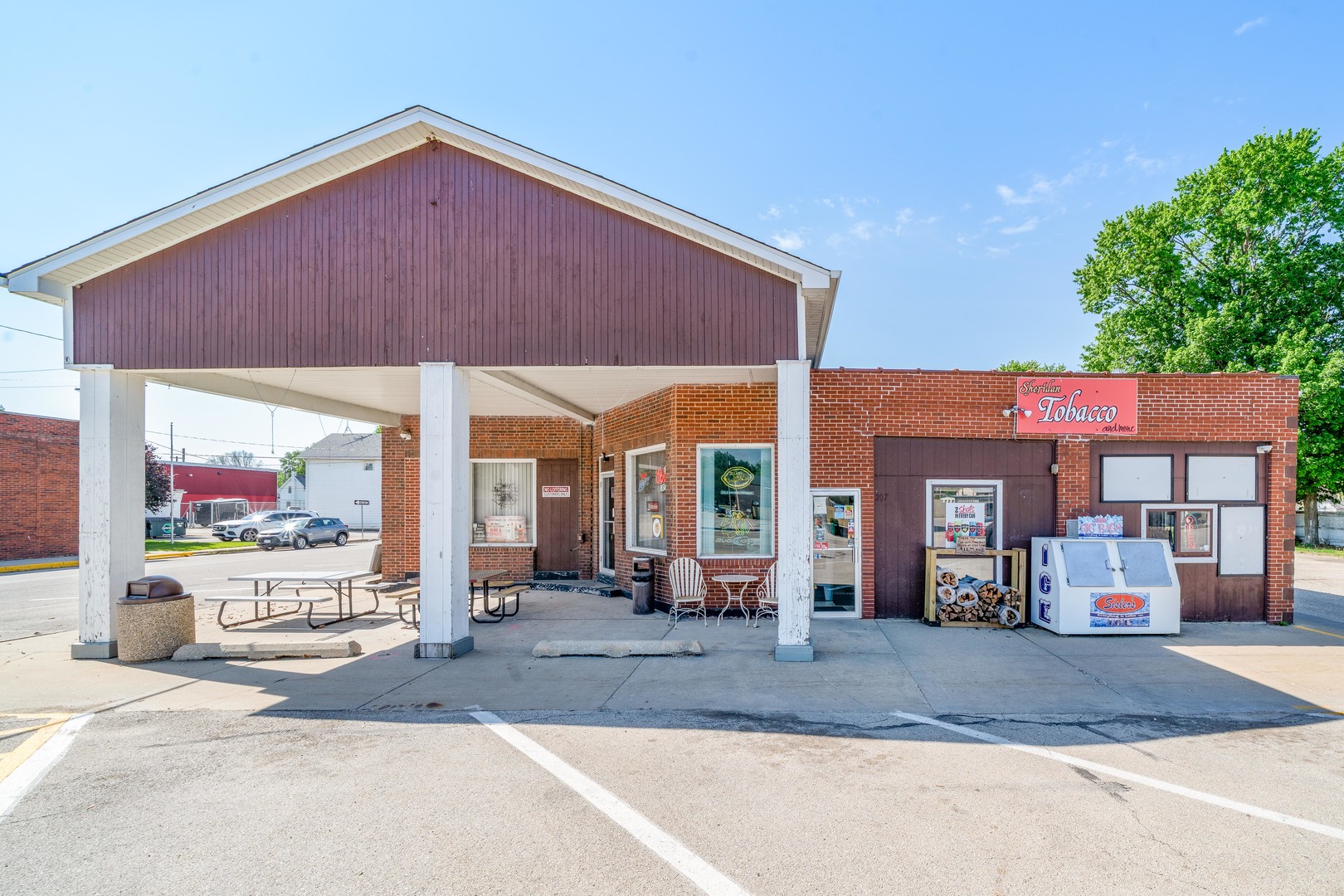 207 W Si Johnson Street