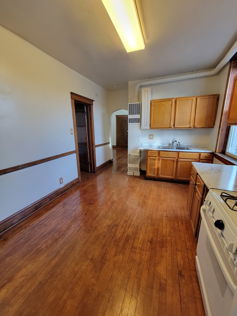 2014 N Kedzie Avenue 2R