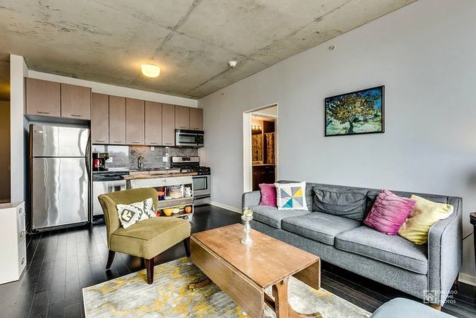 659 W Randolph Street 911