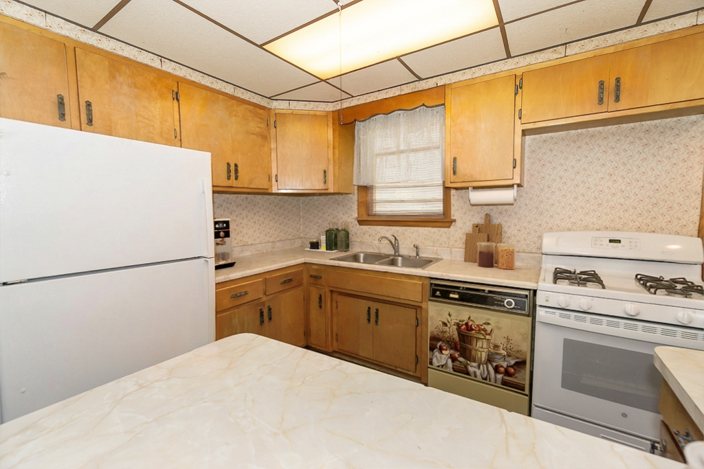 2844 N Narragansett Avenue