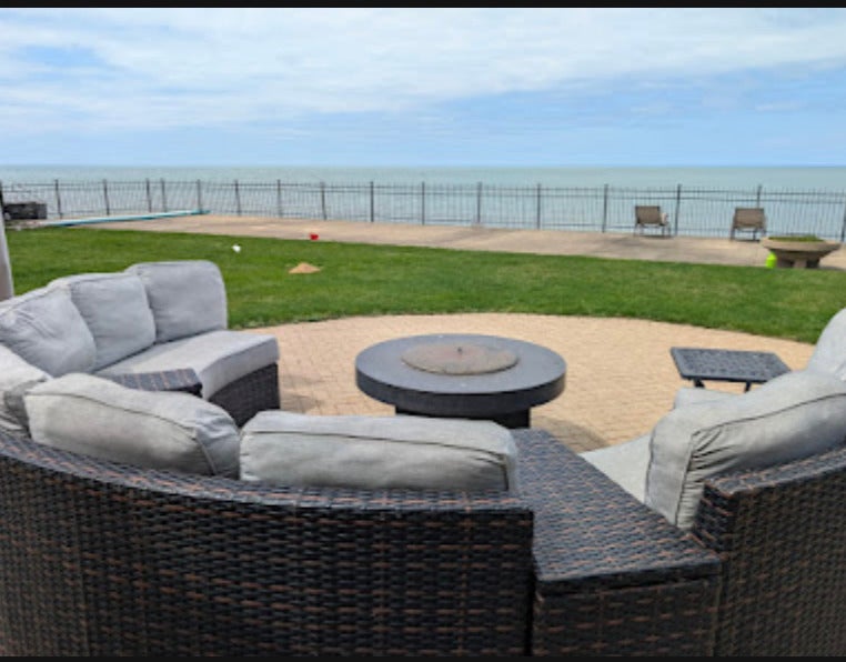 2940 Lake Shore Drive