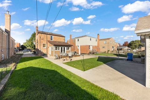 Tiny photo for 5733 S New England Avenue, Chicago, IL 60638 (MLS # 12512983)