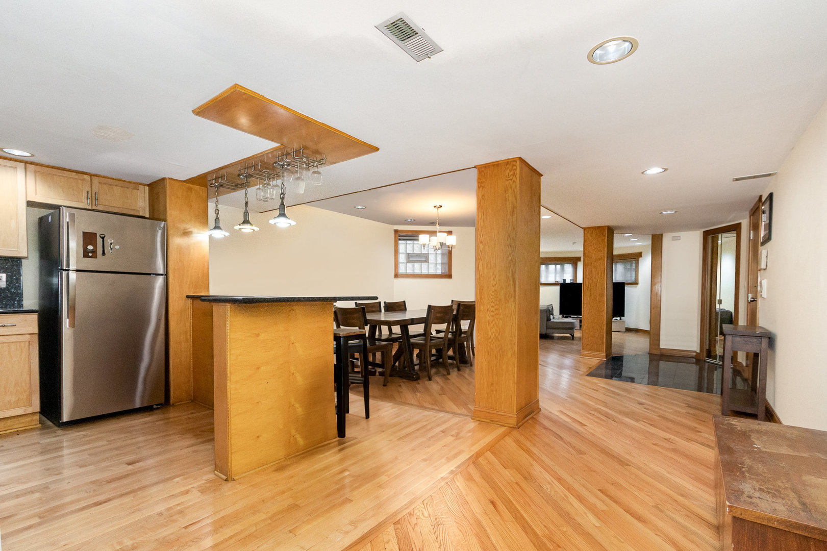 4744 S Prairie Avenue 1A