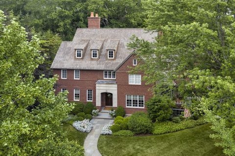 Tiny photo for 92 Indian Hill Road, Winnetka, IL 60093 (MLS # 12620950)