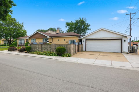 Tiny photo for 4850 Michigan Avenue, Schiller Park, IL 60176 (MLS # 12724709)