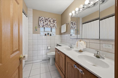 Tiny photo for 4850 Michigan Avenue, Schiller Park, IL 60176 (MLS # 12724709)
