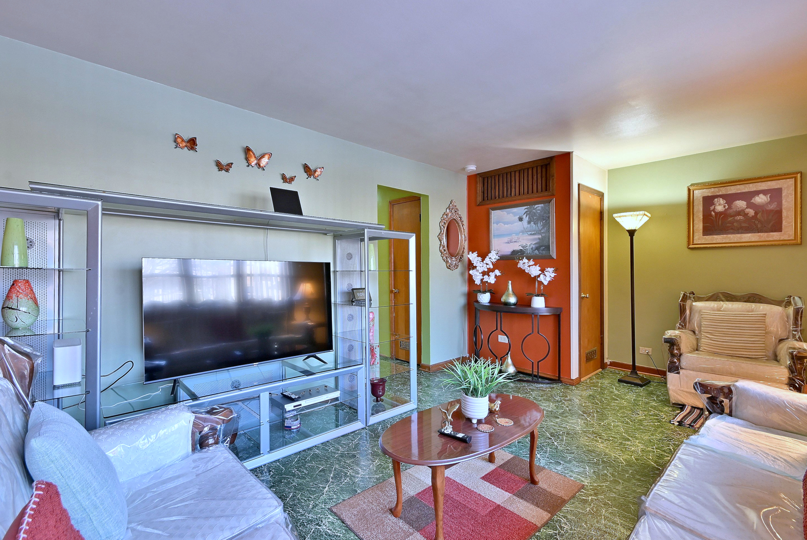 2125 N kenneth Avenue