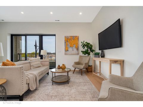 Tiny photo for 5340 N Lincoln Avenue #303, Chicago, IL 60625 (MLS # 12619488)