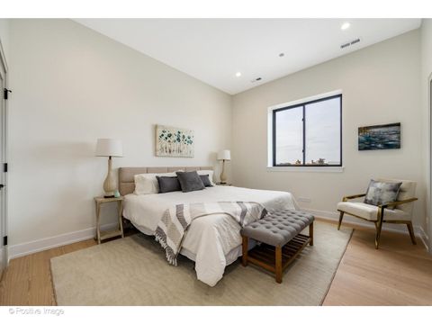 Tiny photo for 5340 N Lincoln Avenue #303, Chicago, IL 60625 (MLS # 12619488)