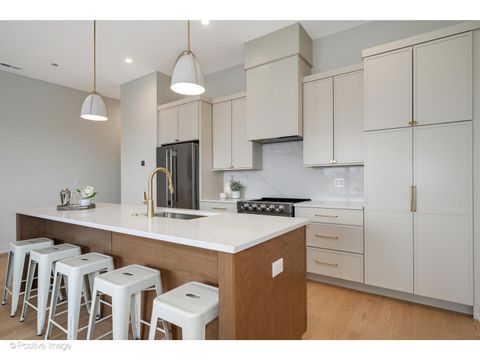 Tiny photo for 5340 N Lincoln Avenue #303, Chicago, IL 60625 (MLS # 12619488)