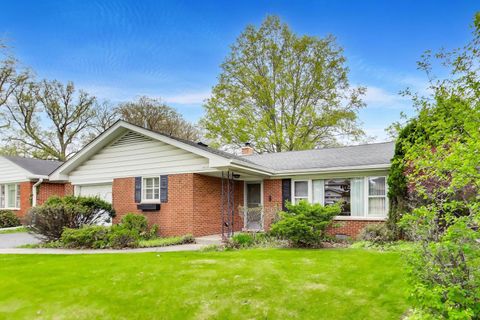 Photo of 1430 Granville Avenue, Park Ridge, IL 60068 (MLS # 12635186)