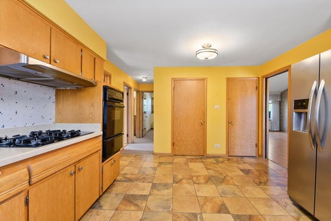 Tiny photo for 10621 Laramie Avenue, Oak Lawn, IL 60453 (MLS # 12759304)