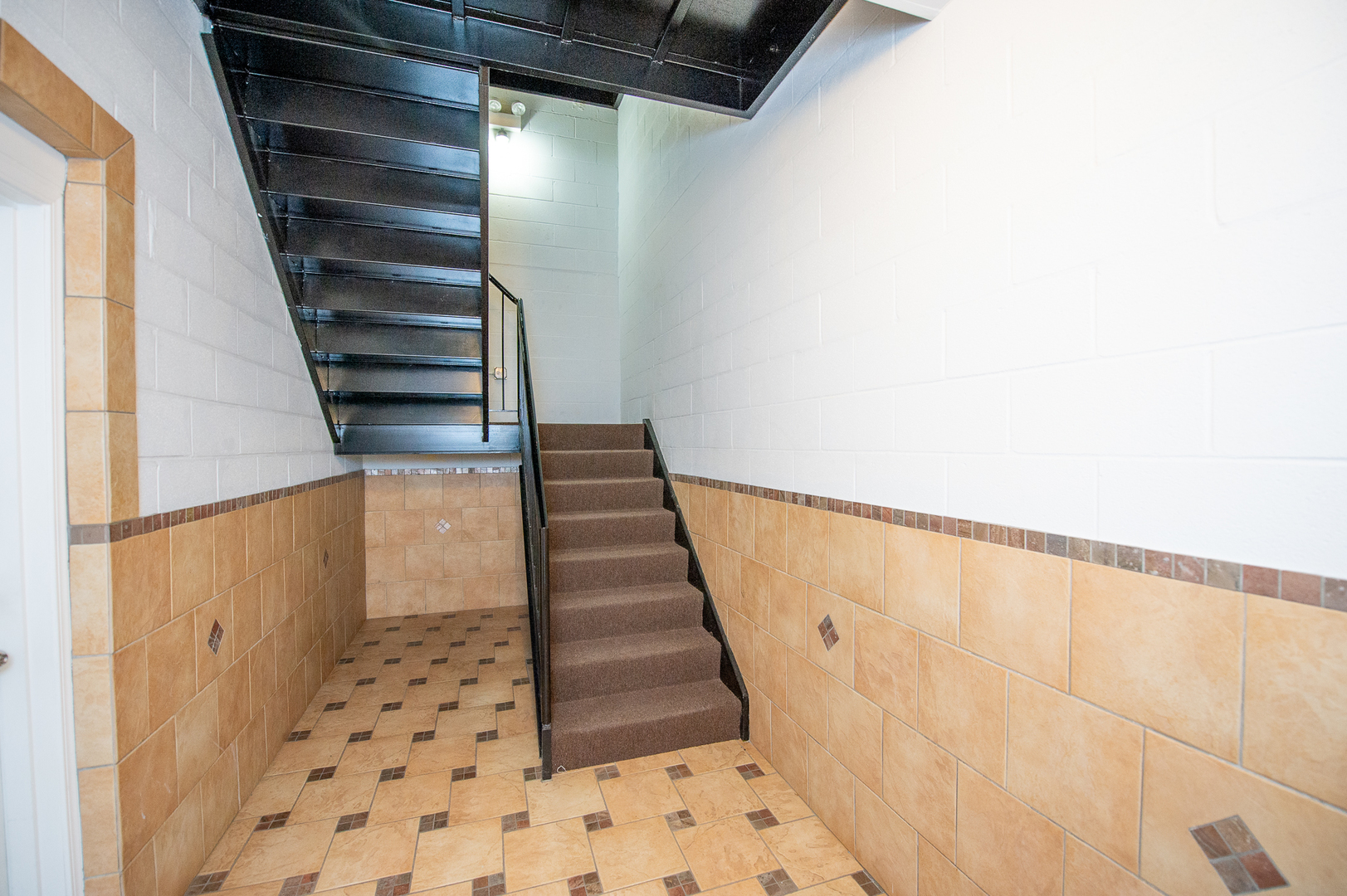 2612 W Diversey Avenue 101