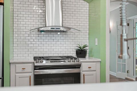 Tiny photo for 208 W Florida Avenue, Urbana, IL 61801 (MLS # 12671047)
