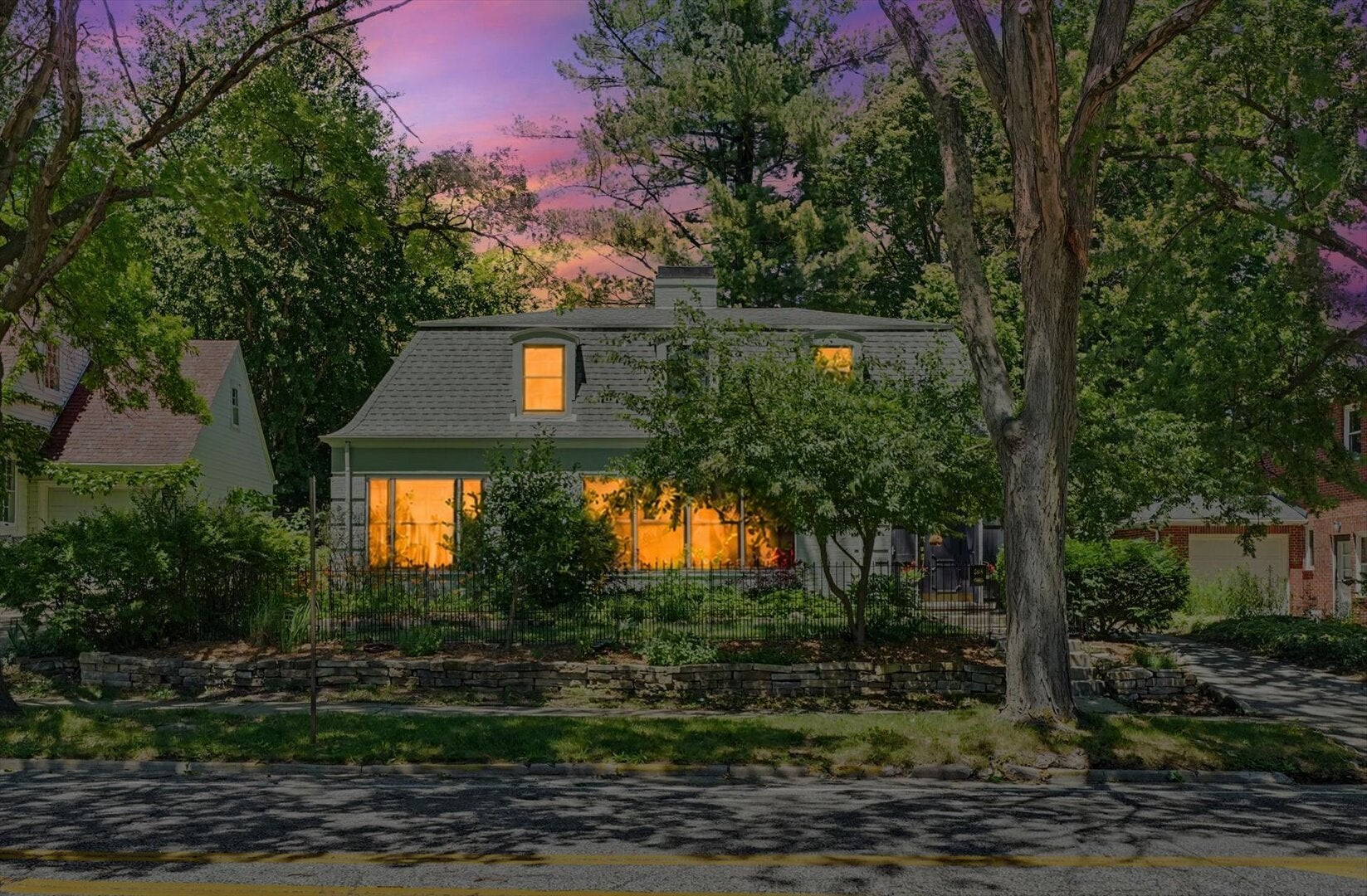 208 W Florida Avenue