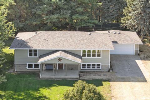 Tiny photo for 1374 290TH Avenue, Charlotte, IA 52731 (MLS # QC4268219)