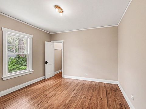 Tiny photo for 1094 Walter Avenue, Des Plaines, IL 60016 (MLS # 12656822)