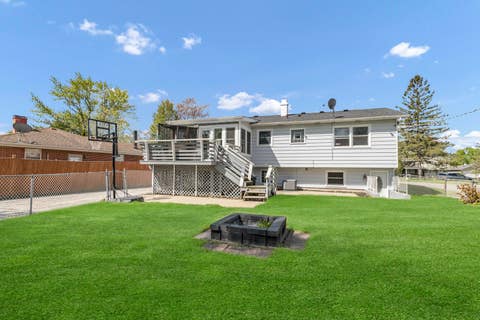 Tiny photo for 419 DEERPATH Drive, Lindenhurst, IL 60046 (MLS # 12723861)