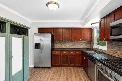 Tiny photo for 419 DEERPATH Drive, Lindenhurst, IL 60046 (MLS # 12723861)