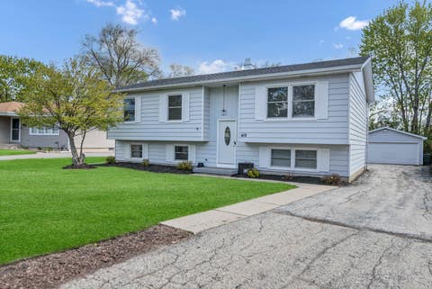 Tiny photo for 419 DEERPATH Drive, Lindenhurst, IL 60046 (MLS # 12723861)