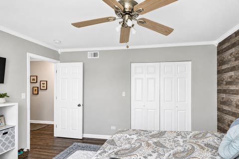 Tiny photo for 419 DEERPATH Drive, Lindenhurst, IL 60046 (MLS # 12723861)