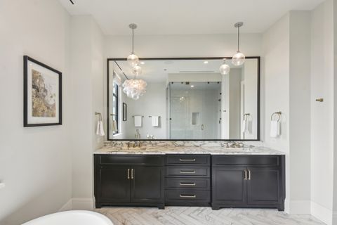 Tiny photo for 1109 W WASHINGTON Boulevard #8A, Chicago, IL 60607 (MLS # 12519158)