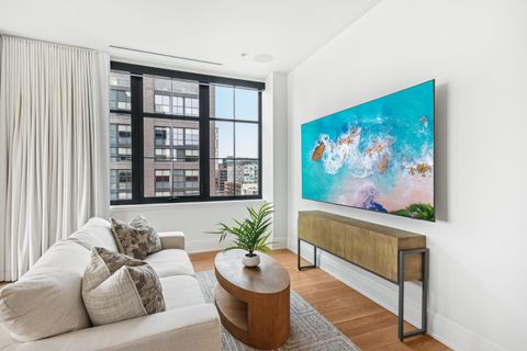 Tiny photo for 1109 W WASHINGTON Boulevard #8A, Chicago, IL 60607 (MLS # 12519158)