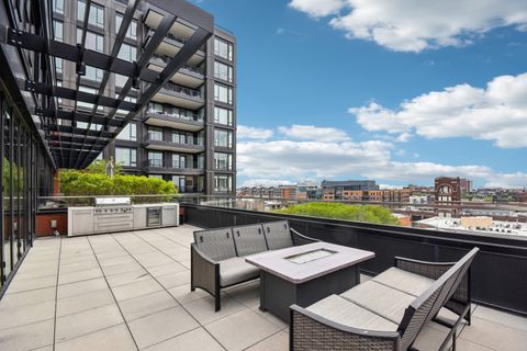 Tiny photo for 1109 W WASHINGTON Boulevard #8A, Chicago, IL 60607 (MLS # 12519158)