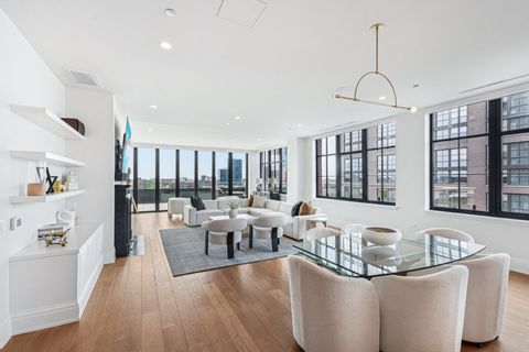 Tiny photo for 1109 W WASHINGTON Boulevard #8A, Chicago, IL 60607 (MLS # 12519158)